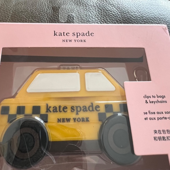 Kate Spade New York on a roll silicone taxi AirPods Pro case - Picture 4 of 7